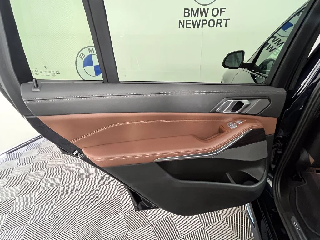 Used 2024 Carbon Black Metallic BMW xDrive40i image 26