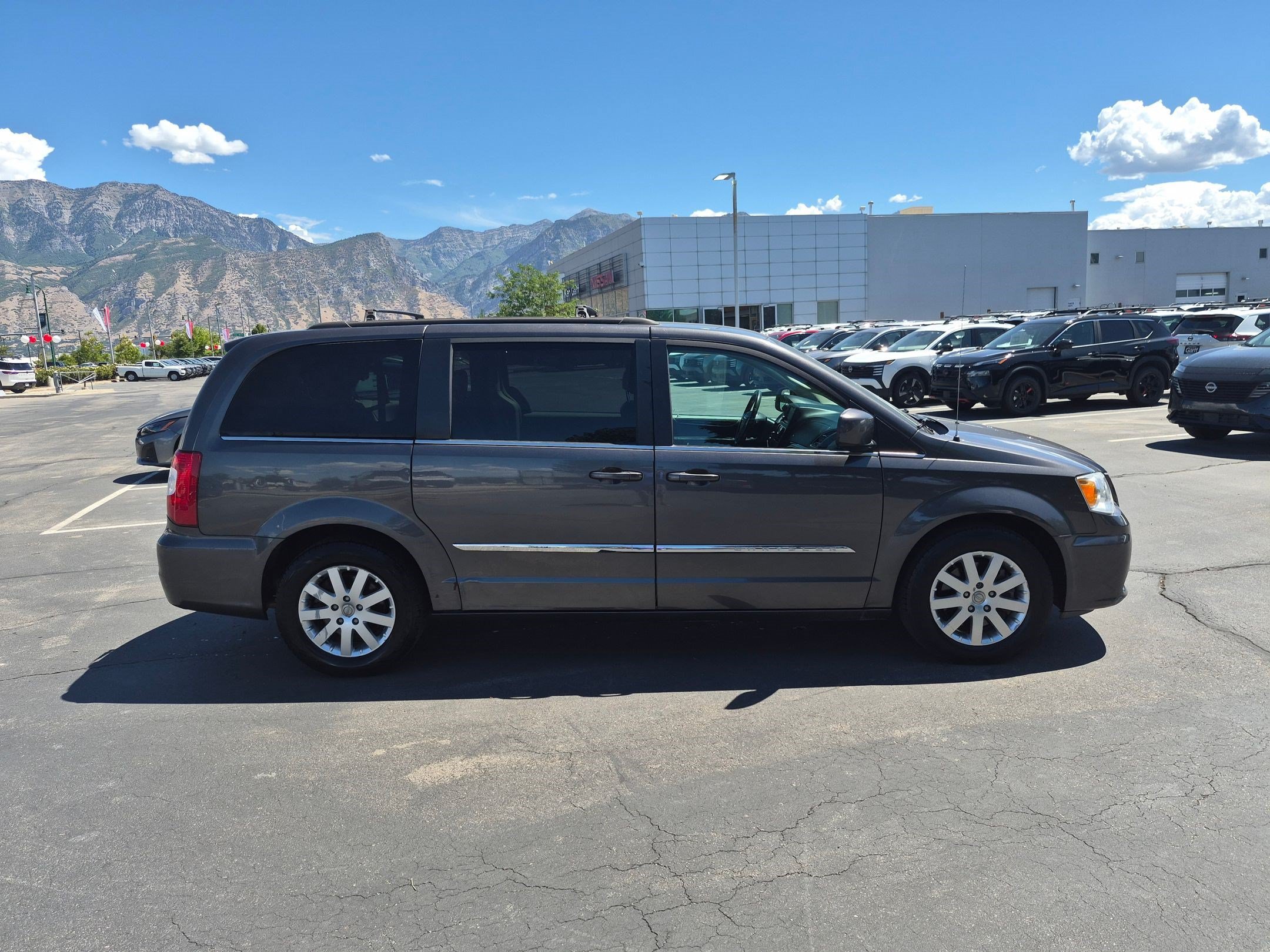 Used 2016 Chrysler Town & Country Touring with VIN 2C4RC1BG3GR299269 for sale in Orem, UT