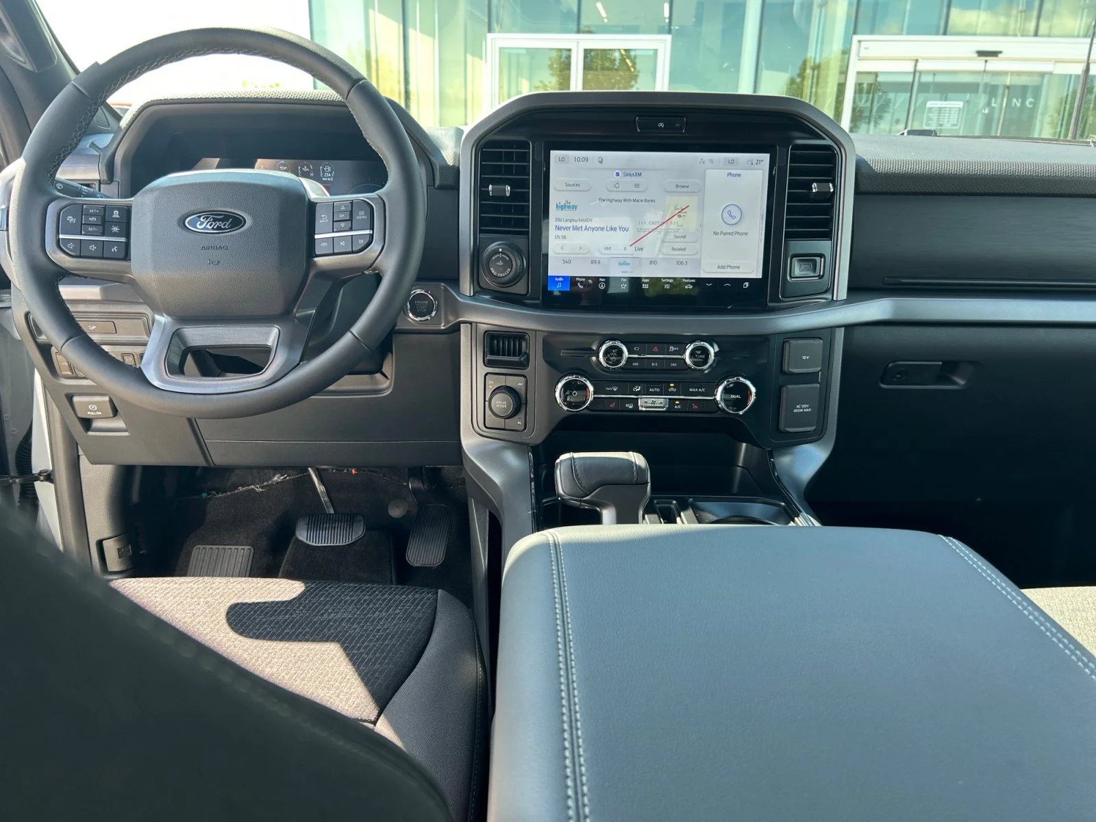 New 2026 Oxford White Ford XLT image 19