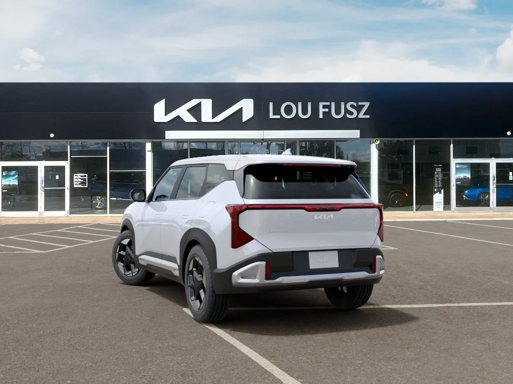 New 2027 Snow White Pearl Kia EX image 4