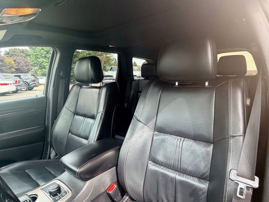 Used 2015 Gray Jeep Limited image 20