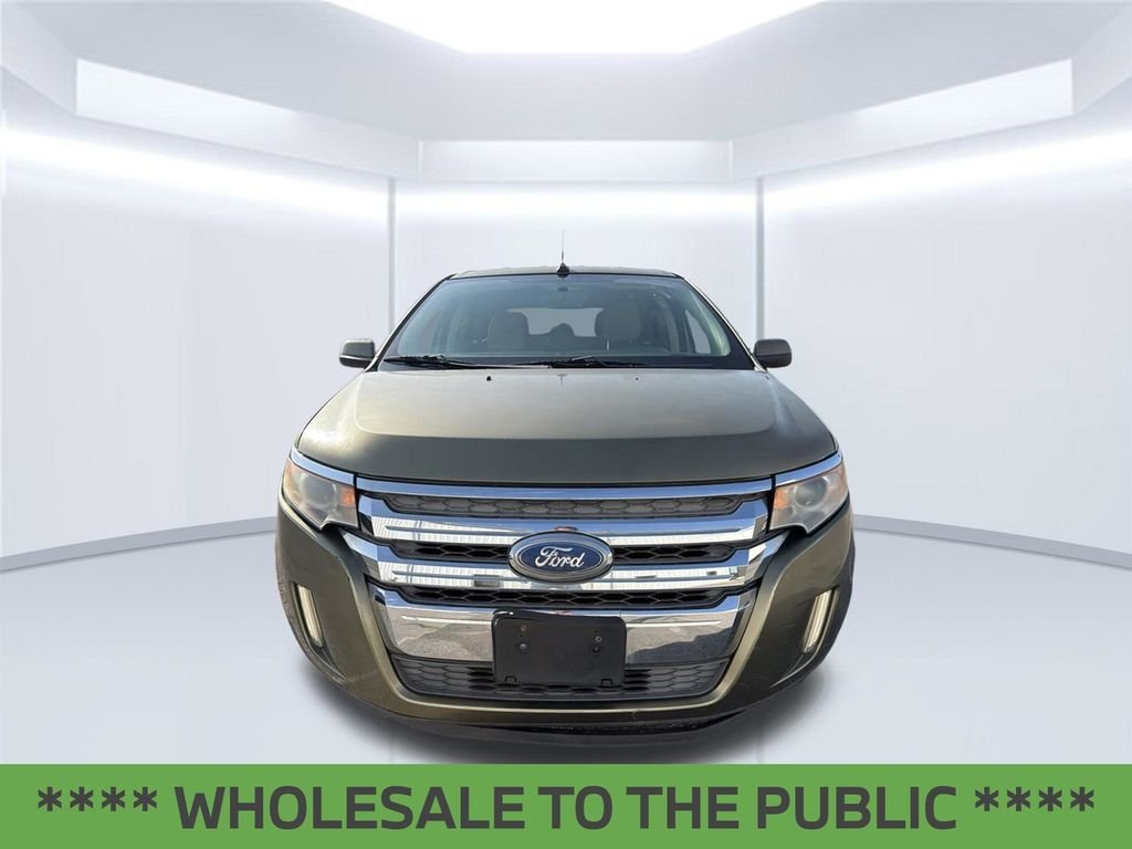 Used 2013  Ford SEL image 2