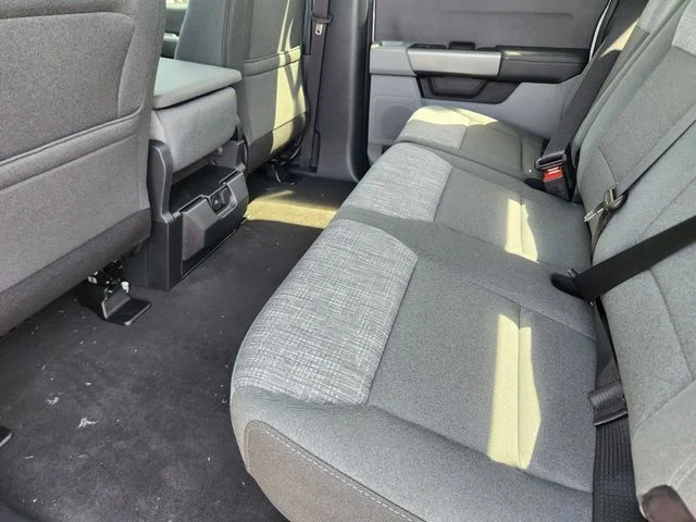 New 2027 Oxford White Ford F-250® XLT image 30
