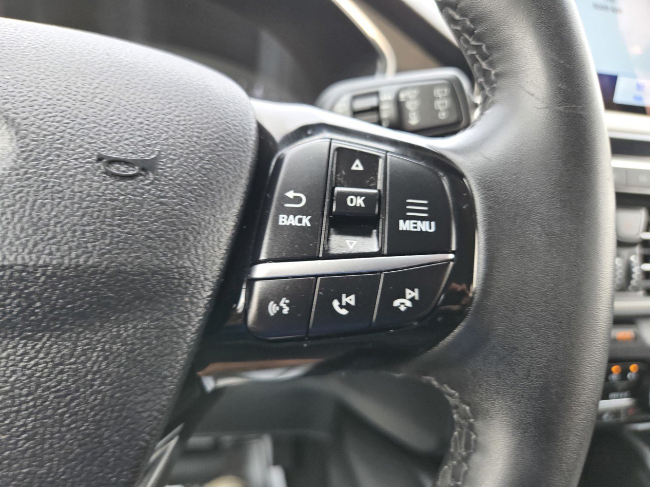 Used 2022  Ford SE image 17