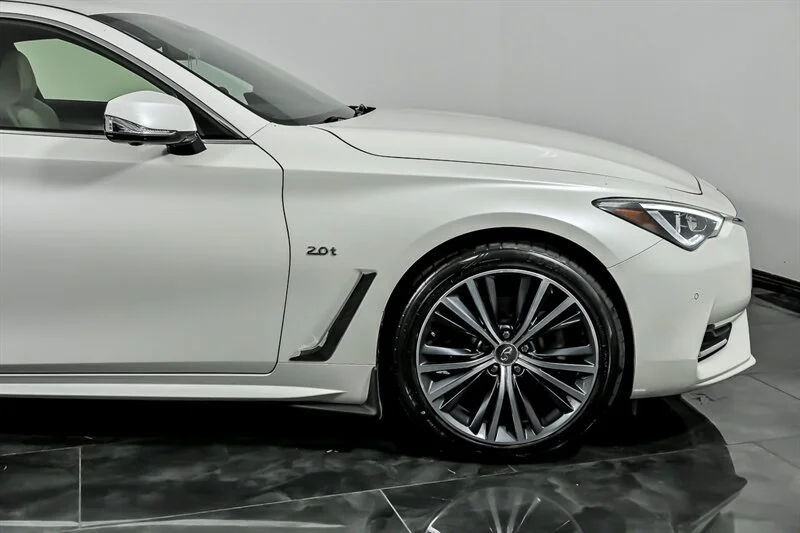 Used 2018 Pure White INFINITI 2.0T Luxe image 12