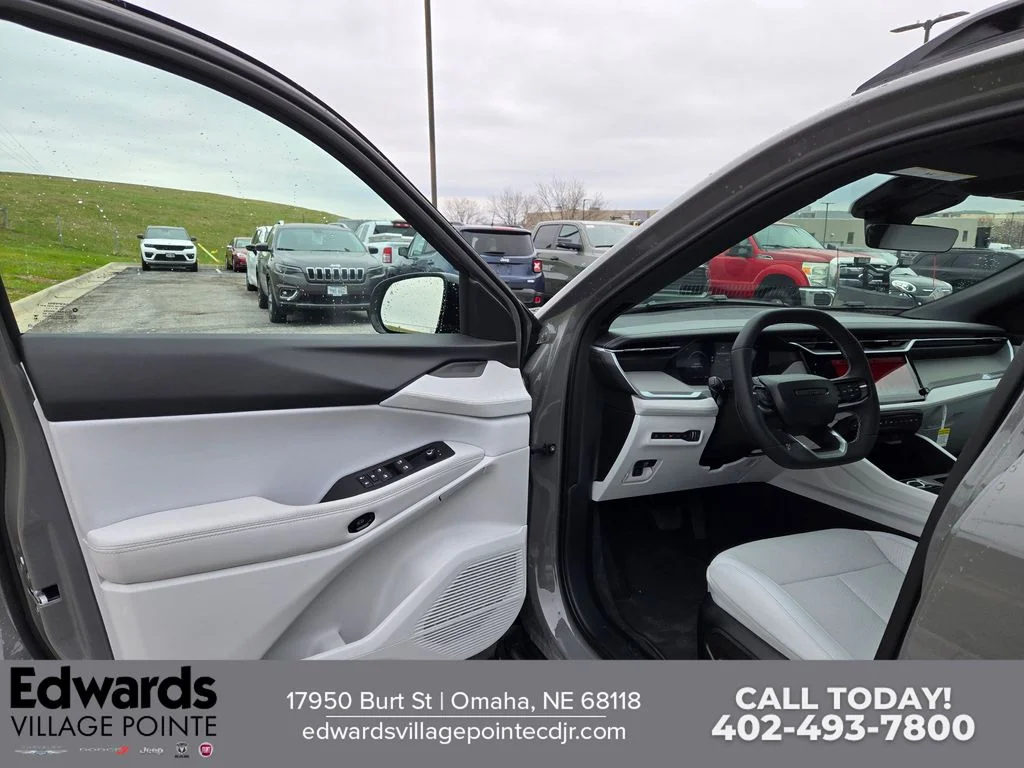 New 2026 Sting-Gray Clearcoat Jeep Laredo image 10
