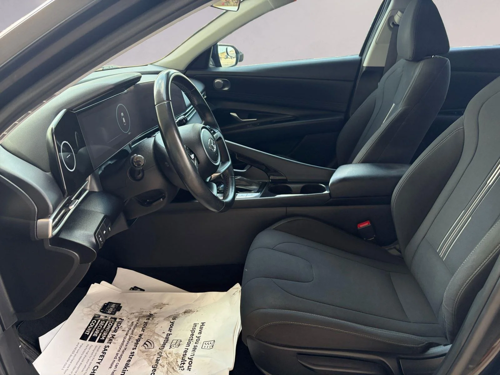 Used 2023 Phantom Black Hyundai SEL image 9