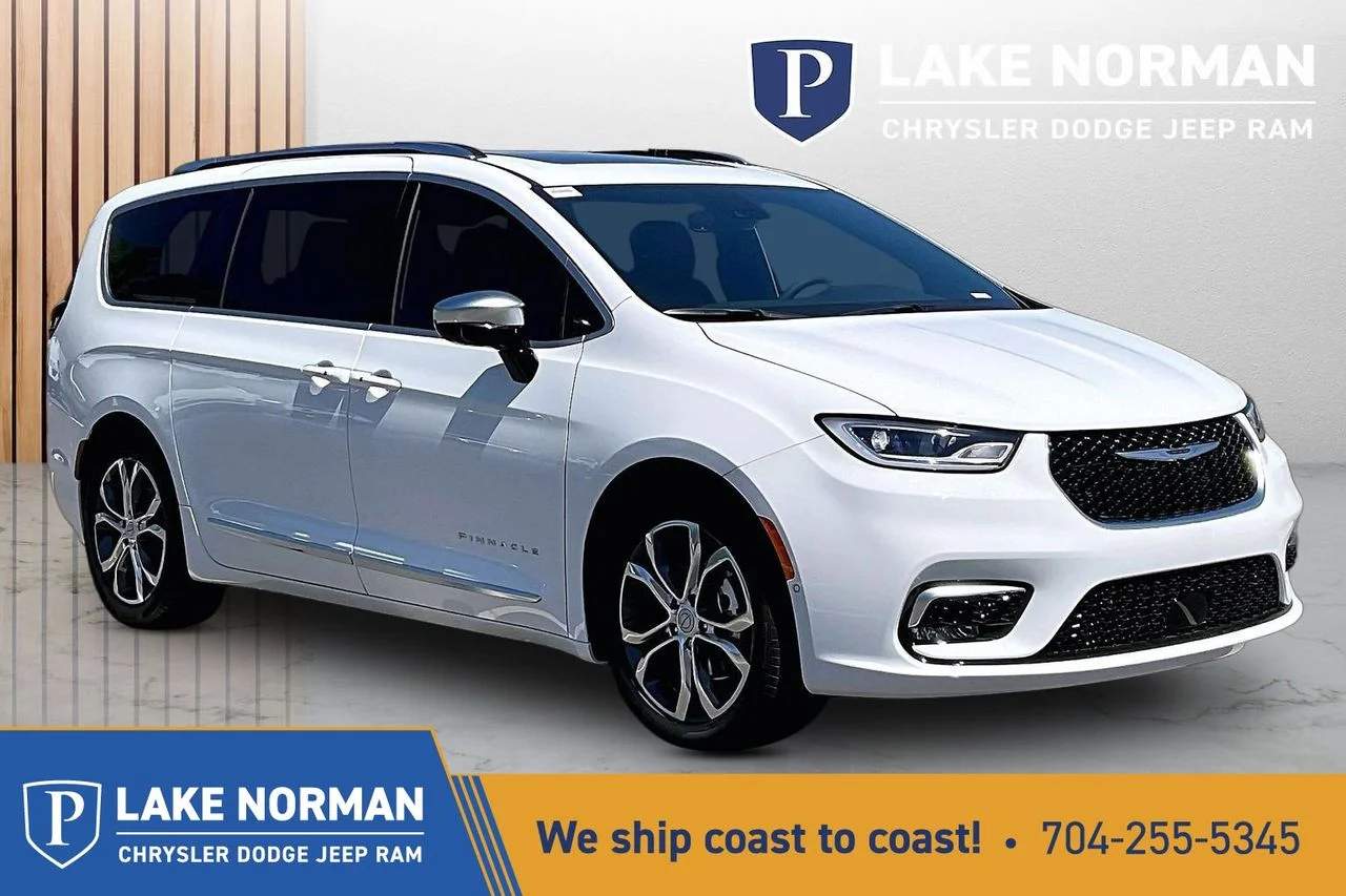 2026 Chrysler Pacifica Pinnacle's photo