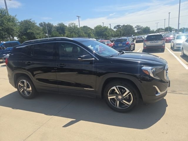 Used 2021  GMC SLT image 2