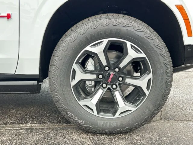 2026 GMC Yukon AT4 - Photo 17