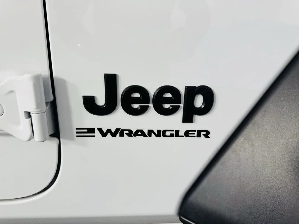 Used 2026 White Jeep Sport S image 28