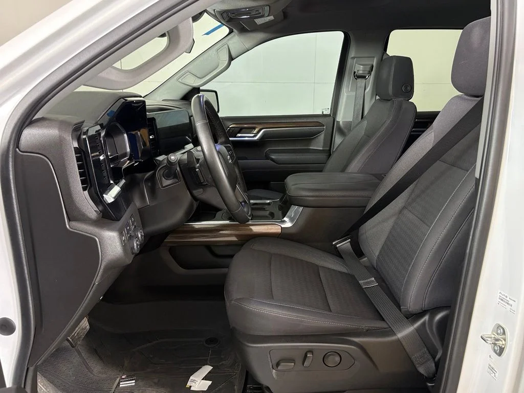 Used 2023 White Chevrolet RST image 14