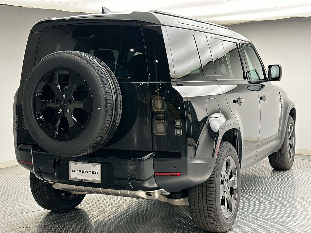 New 2026 Santorini Black Land Rover S image 3