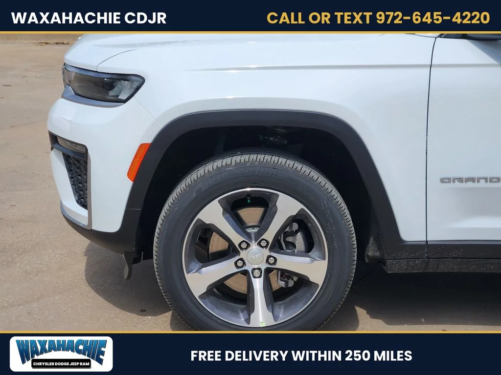 New 2026 Bright White Clear-Coat Exterior Paint Jeep Limited image 7