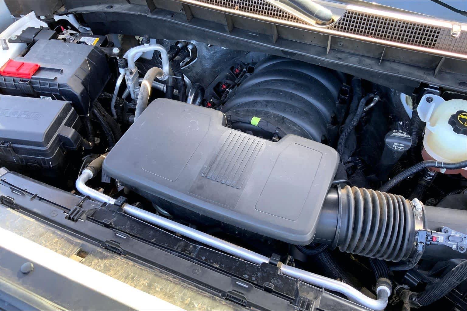 Used 2025 Summit White Chevrolet RST image 33