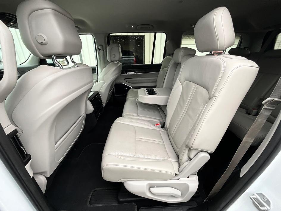 2022 Jeep Wagoneer Series III - Photo 28