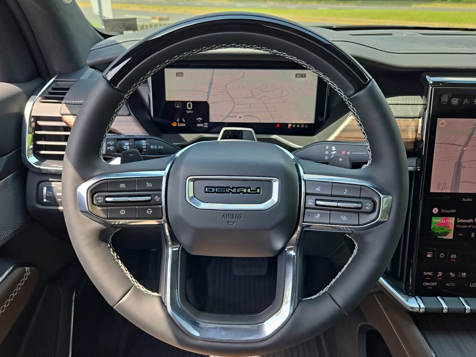 2026 GMC Acadia Denali Ultimate - Photo 25