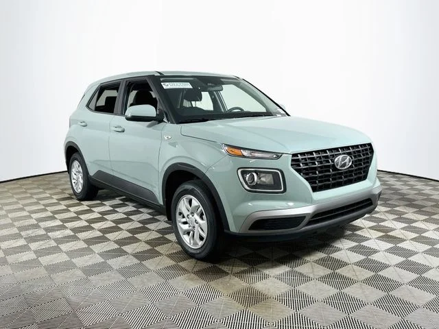 New 2026 Green Hyundai SE image 1