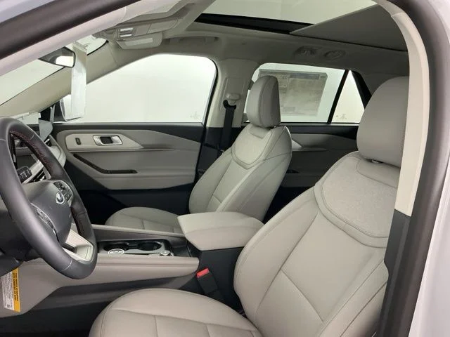 New 2026 Space White Metallic Ford Active image 15