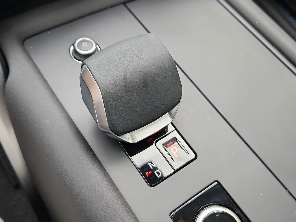 Used 2025 Fuji White Land Rover S image 15
