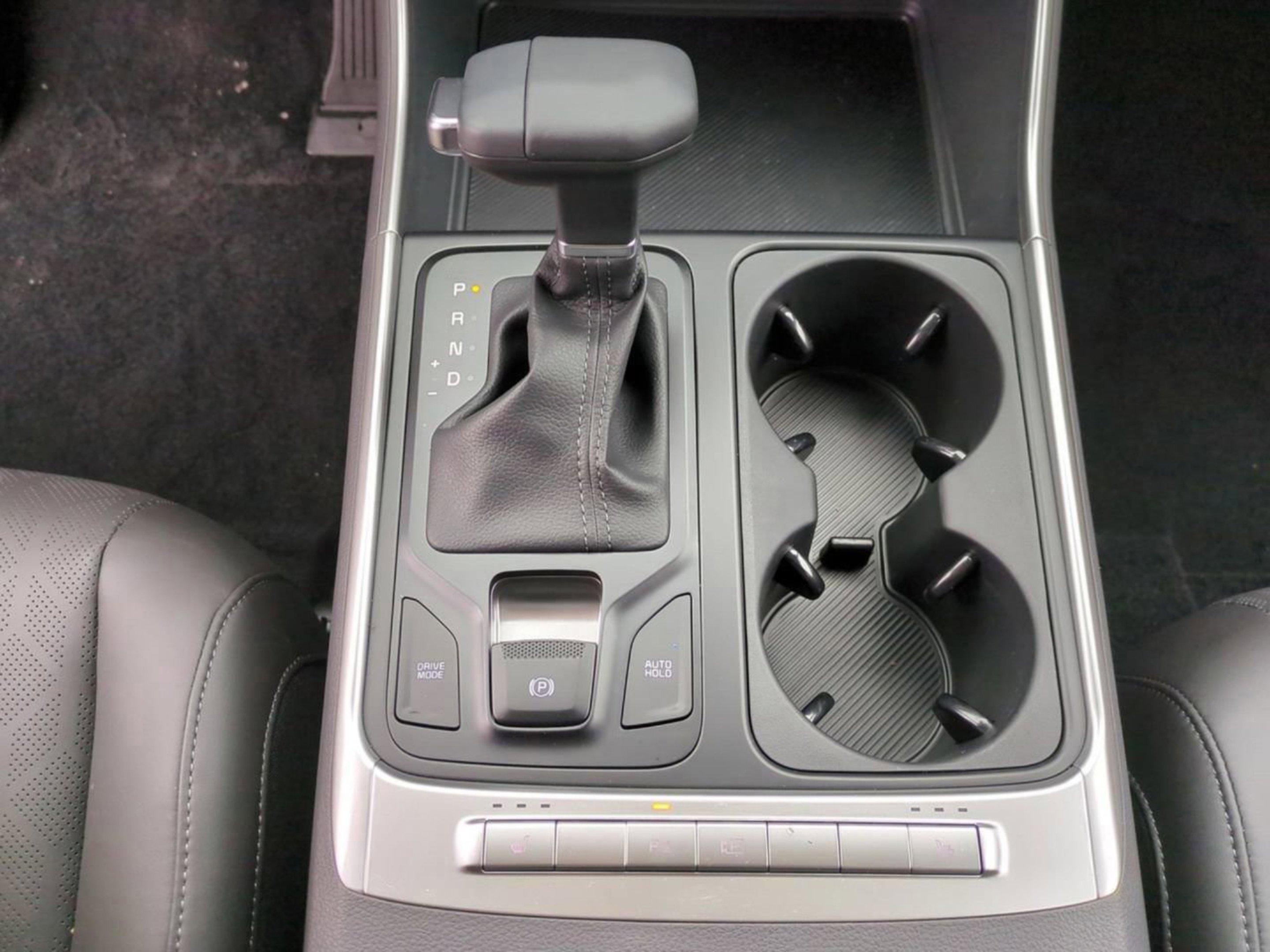 New 2026 Snow White Pearl Kia LXS image 22