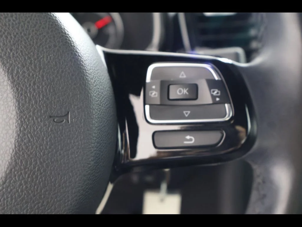 Used 2019 Gray Volkswagen 2.0T S image 18