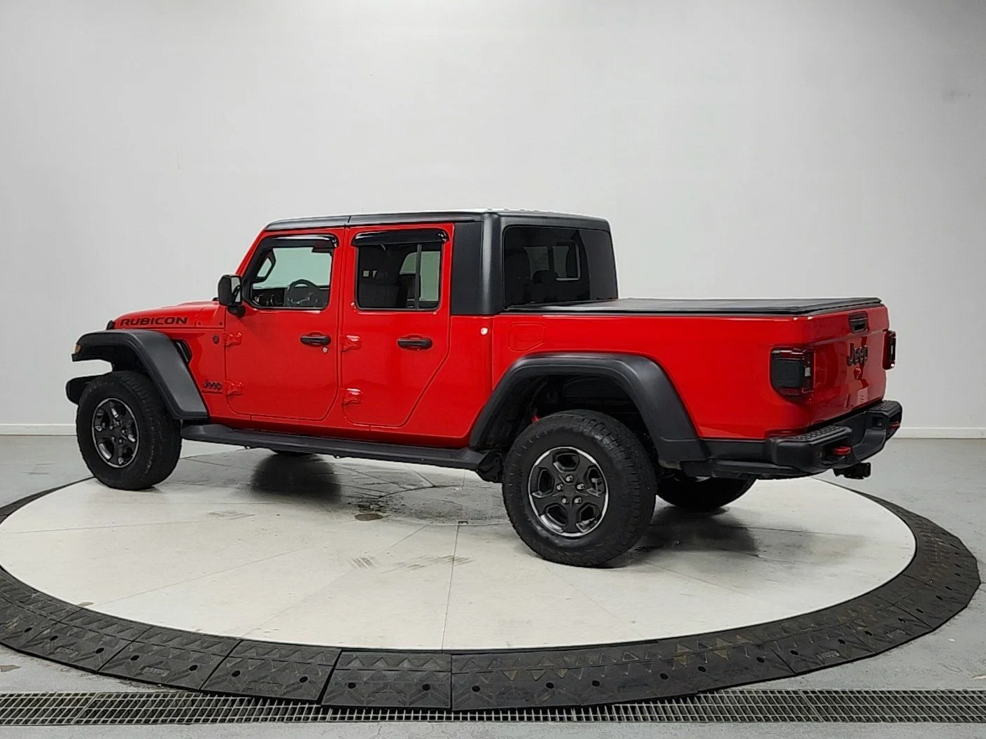 Used 2020 Firecracker Red Clearcoat Jeep Rubicon image 5