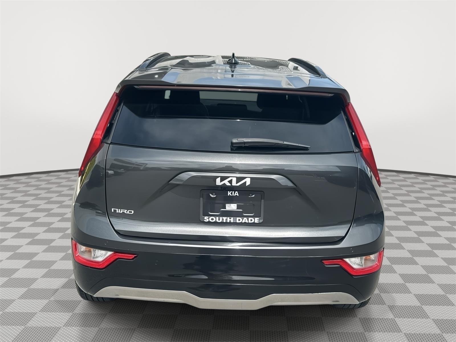 Used 2024 Graphite Gray Kia Wind image 5