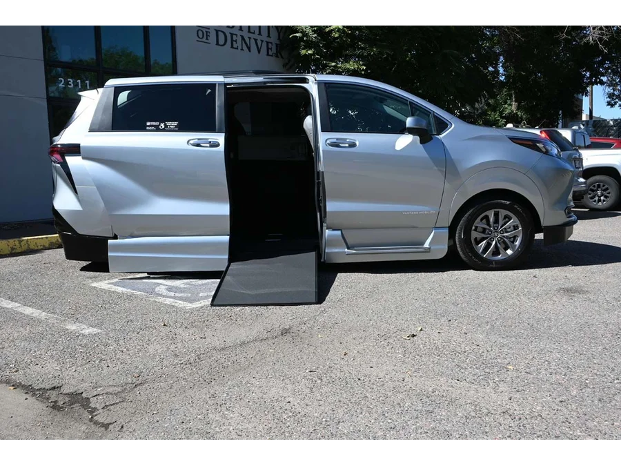 New 2025 SILVER Toyota XLE+ AWD Mobility Handicap Van image 17