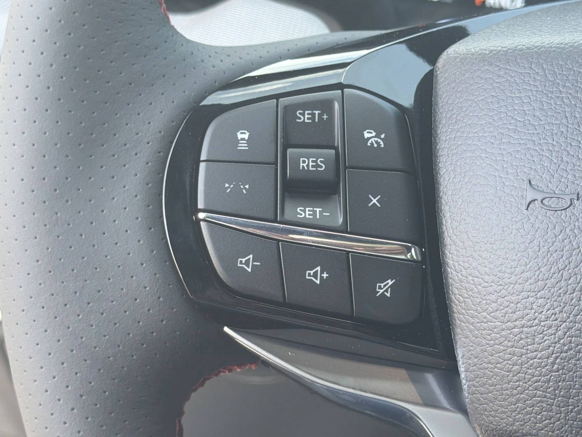 New 2026 Agate Black Metallic Ford ST-Line image 12