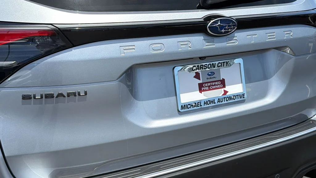 Certified Used 2025 Ice Silver Metallic Subaru Limited image 28