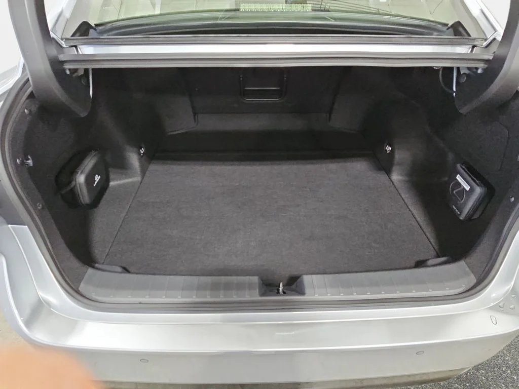 New 2026 Iridium Lexus PREMIUM image 12