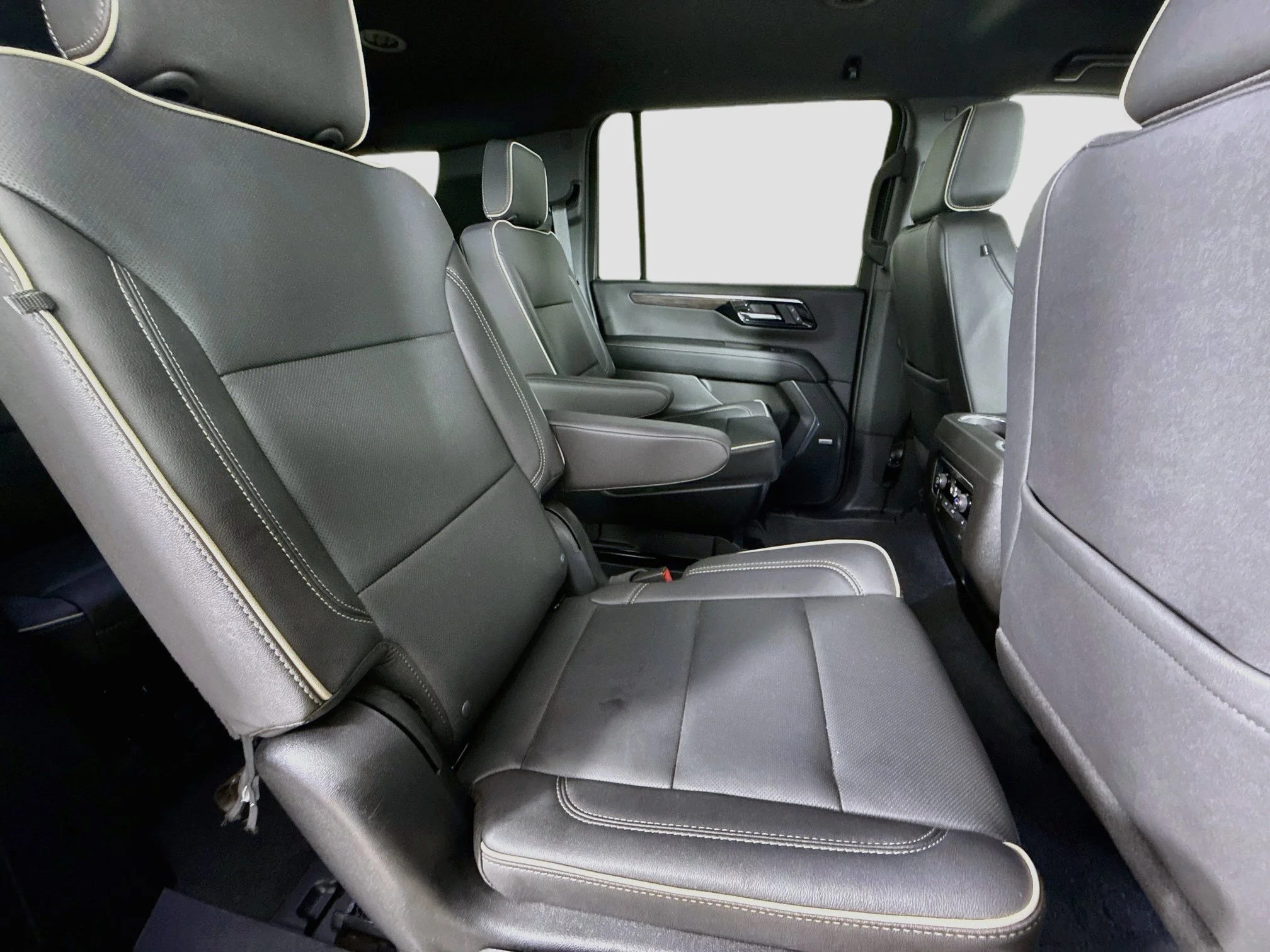 Used 2025 Black Chevrolet Premier image 30