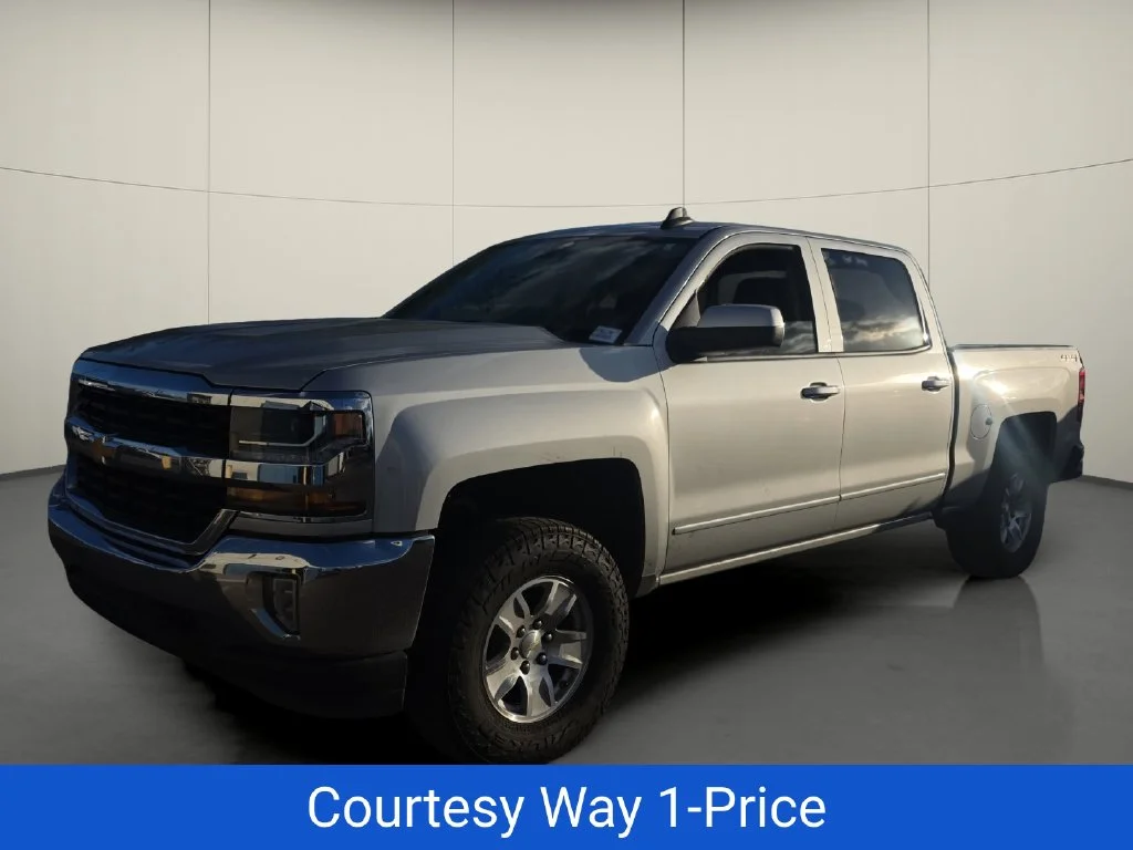 Used 2018 Silver Chevrolet LT image 5
