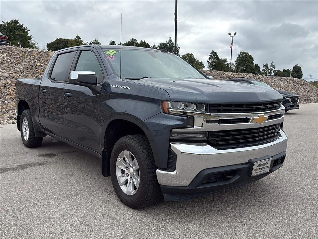Used 2020 Shadow Gray Metallic Chevrolet LT image 2