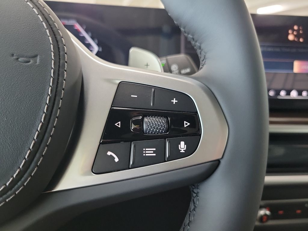 New 2026 Black Sapphire Metallic BMW xDrive40i image 11