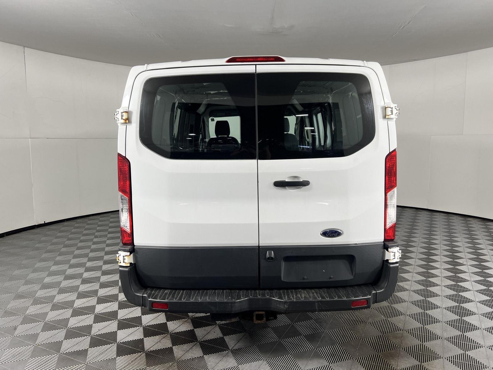 Used 2016 Wh Ford  image 3