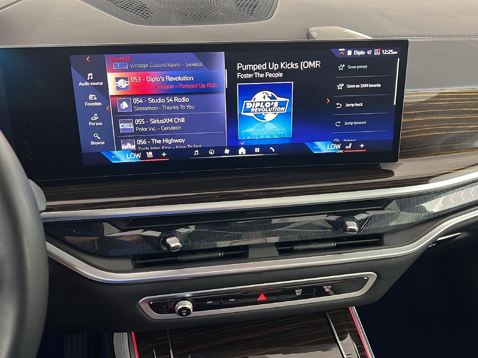 New 2026 Alpine White BMW xDrive40i image 15