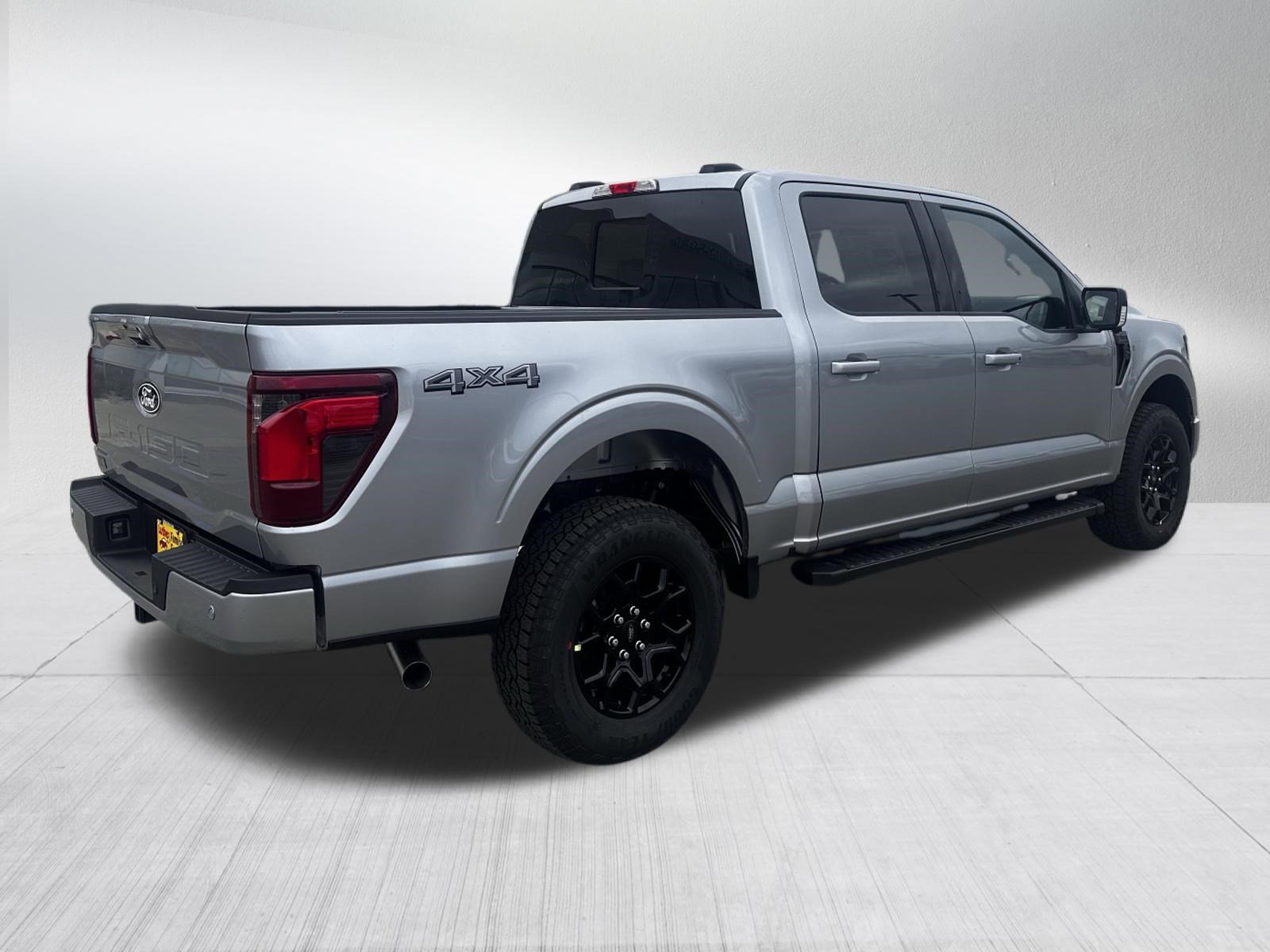 New 2026 Iconic Silver Metallic Ford XLT image 4