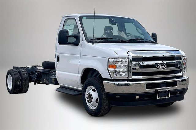 2027 Ford F-450 Base