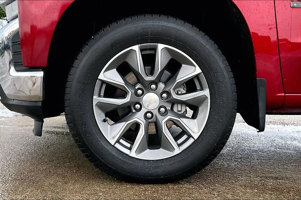 Used 2021 Red Chevrolet LT image 35