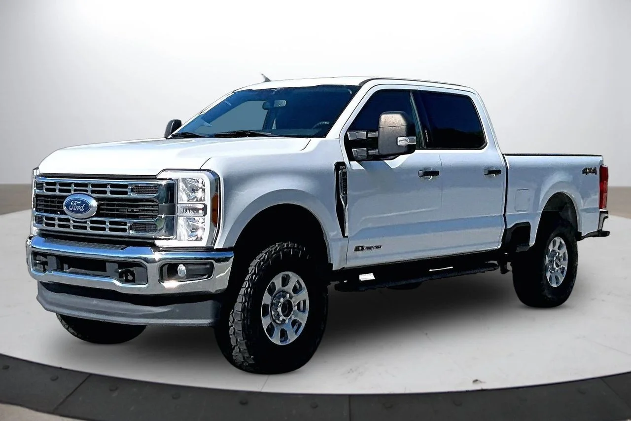 Used 2023 White Ford XLT image 4