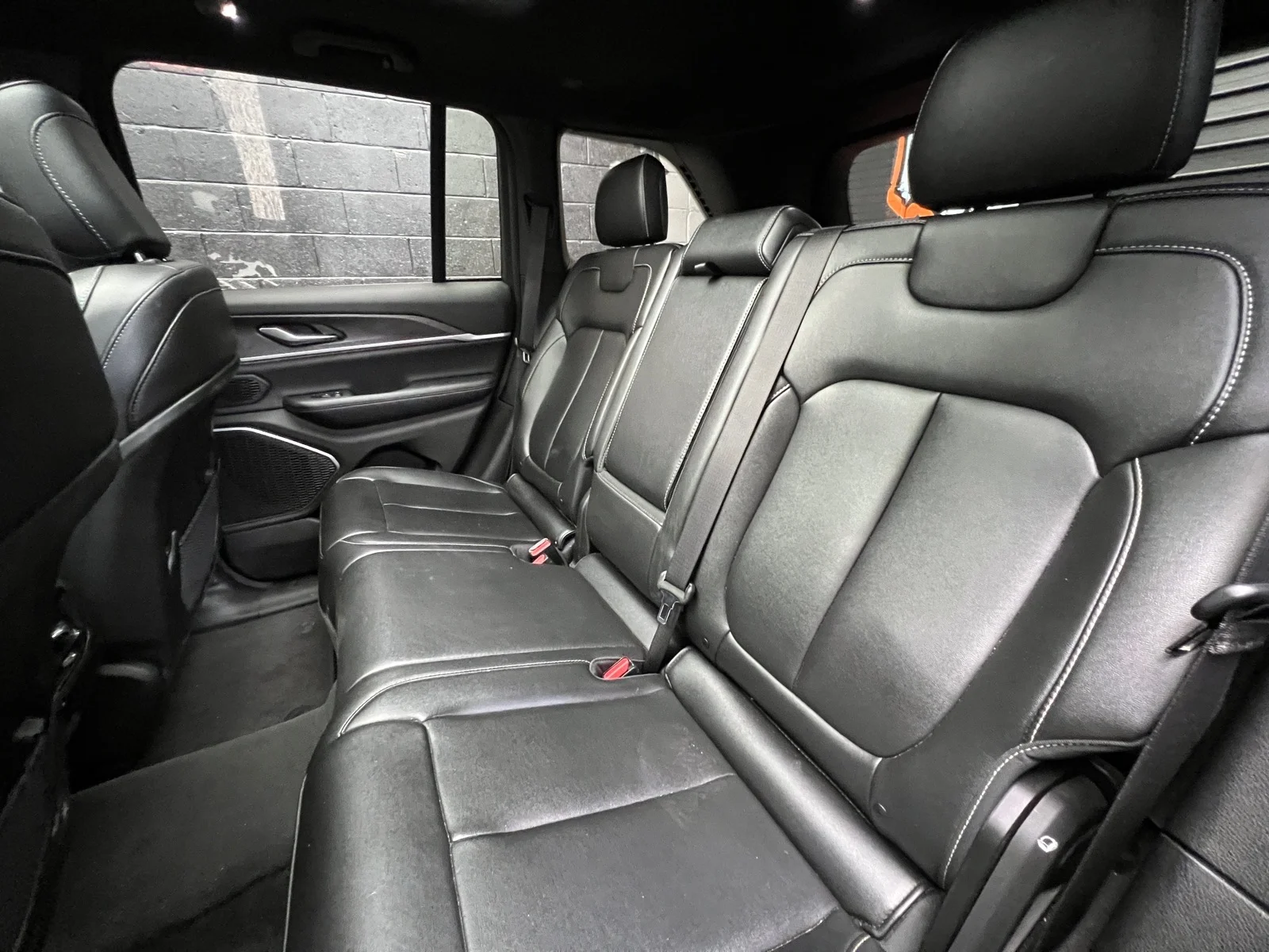 Used 2024 Diamond Black Crystal Pearl Coat (pxj) Jeep 4xe image 21