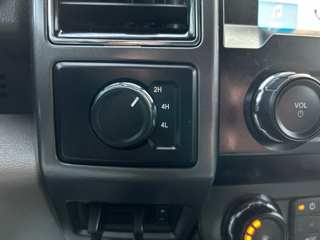 Used 2019 Red Ford XLT image 26