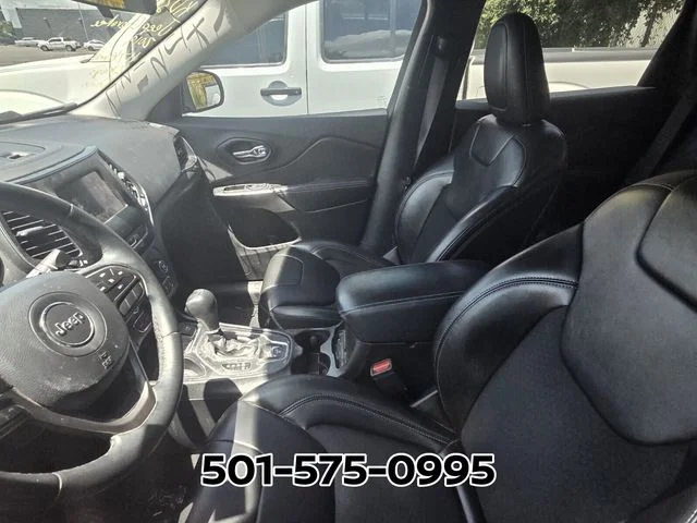 Used 2019 Red Jeep Latitude Plus image 3