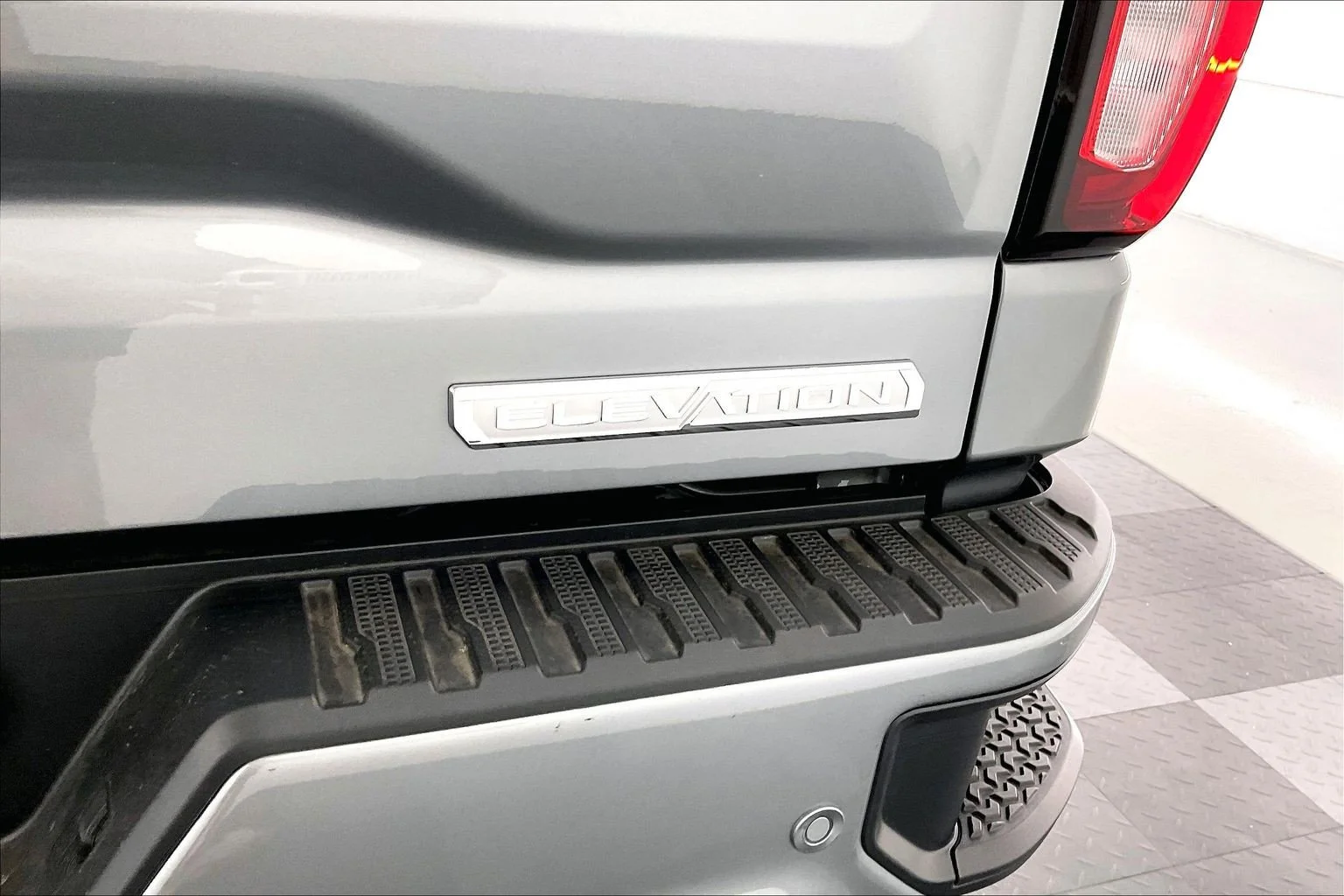 New 2026 Sterling Metallic GMC Elevation image 17