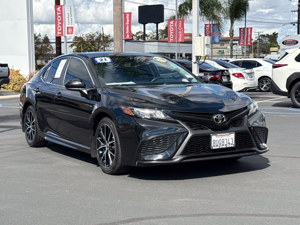 Used 2021 Toyota Camry SE with VIN 4T1G11AK5MU534686 for sale in Westminster, CA