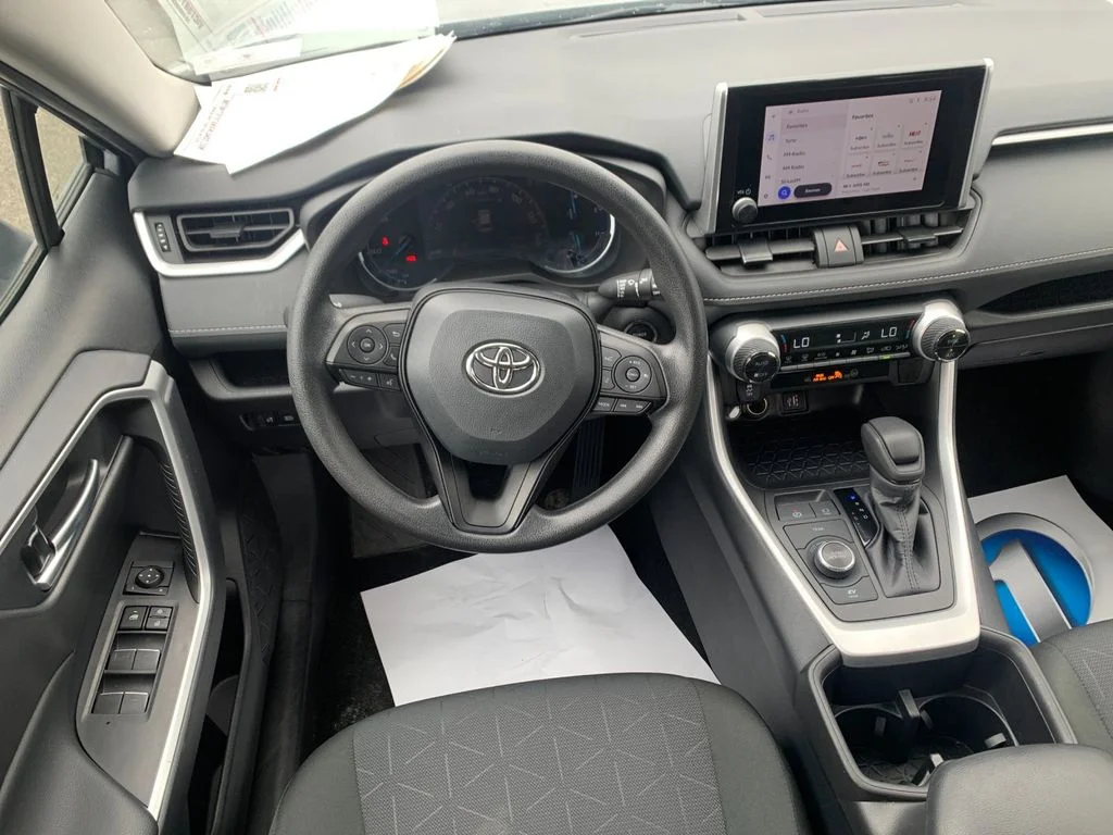 Used 2025 Silver Toyota XLE image 17