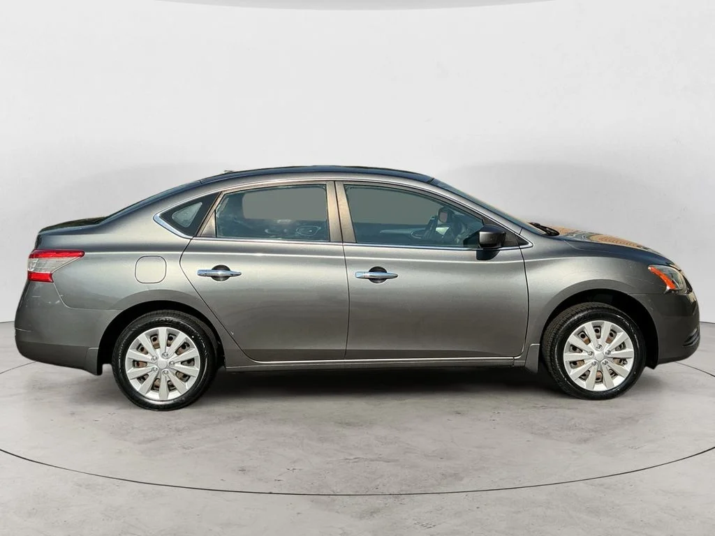 Used 2015 Gray Nissan SV image 4