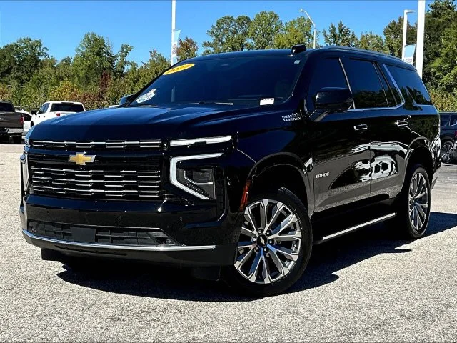 Used 2025 Black Chevrolet High Country image 3